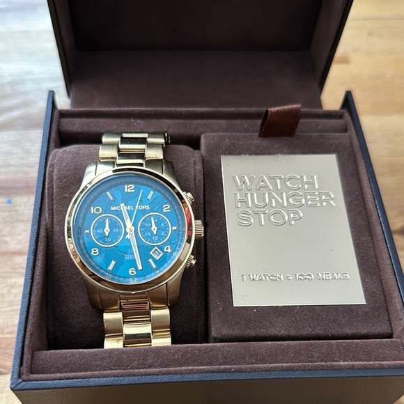Michael Kors Gold and Blue Men's Watch - Picture 1 of 6